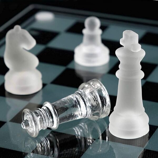 Fine crystal chess board  with mirror surface - Image 2